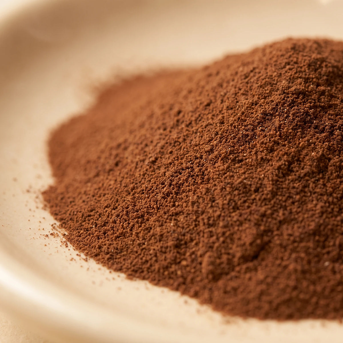 Poudre à sourcils imperméable et effet naturel, Poudre micronisée