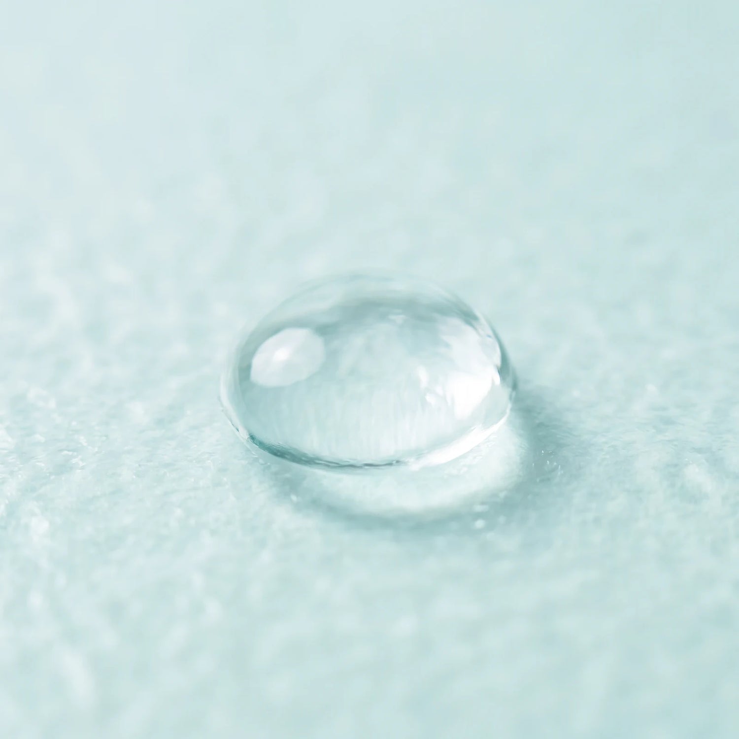 Sérum Hydratant Intense à l'Acide Hyaluronique, Formule aqueuse légère