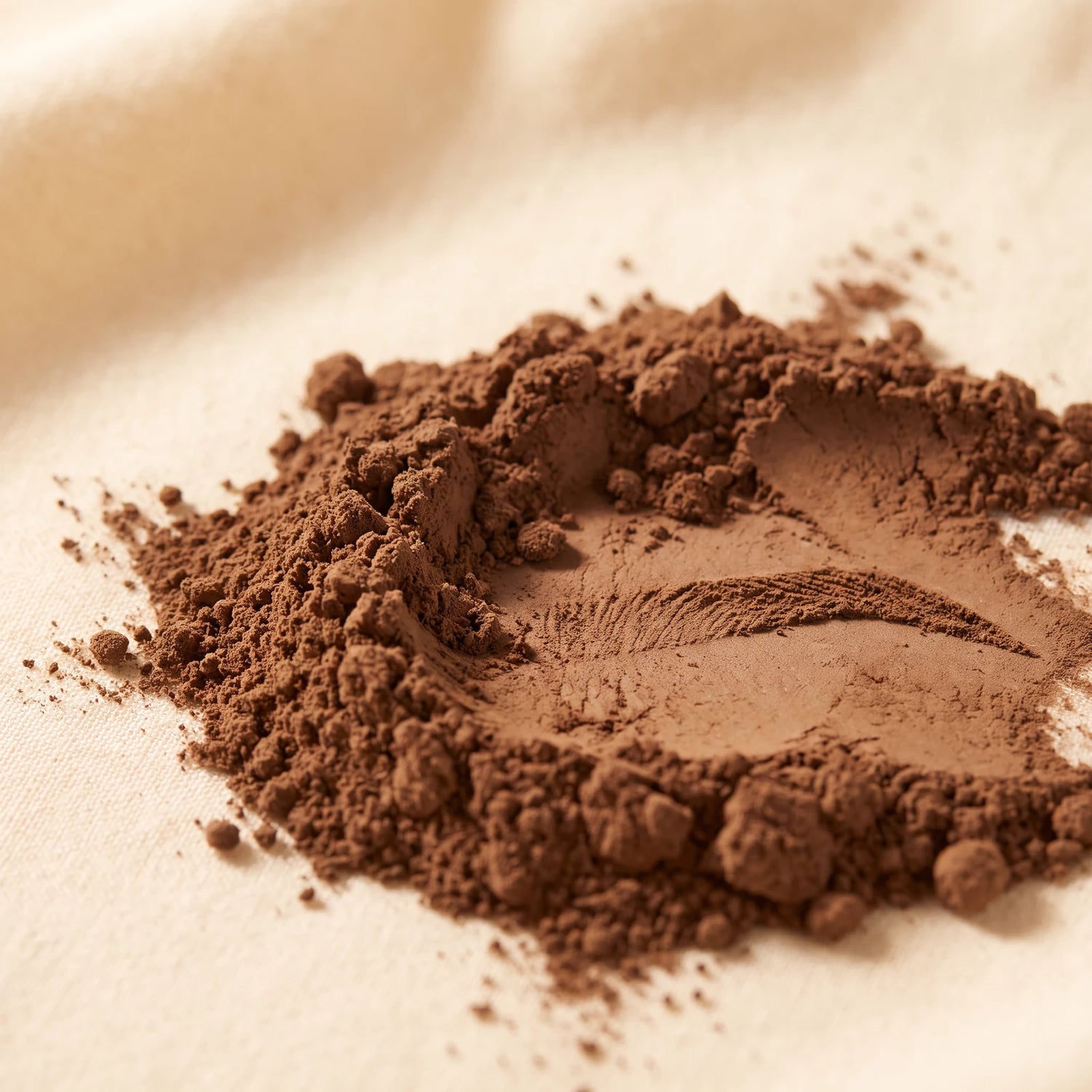 Poudre à sourcils imperméable et effet naturel, Pochoirs de guidage